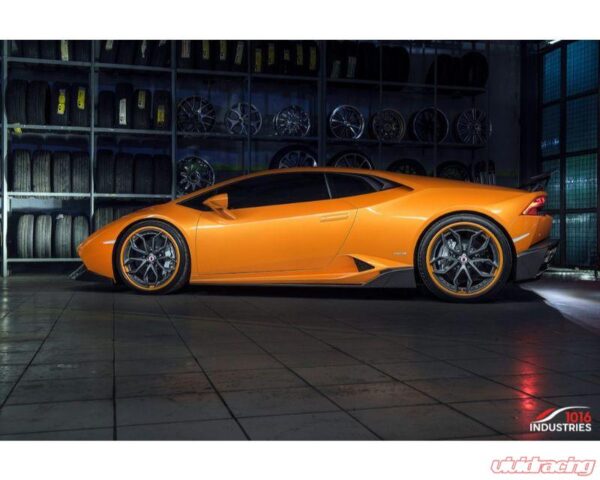 Fiber reinforced polymer side skirts LP610 Lamborghini Huracan 1016 Industries Praguri laterale fibra carbon Lamborghini Huracan LP610 1016 Industries