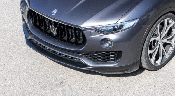 Prelungire carbon bara fata carbon Maserati Levante Novitec